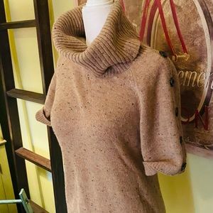 So warm and stylish ✨ fits over waist